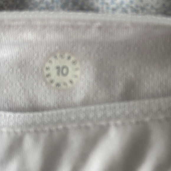 Lululemon Jasmine White Gray Print Golf Tennis Pickleball Skort size 10 - Picture 5 of 6